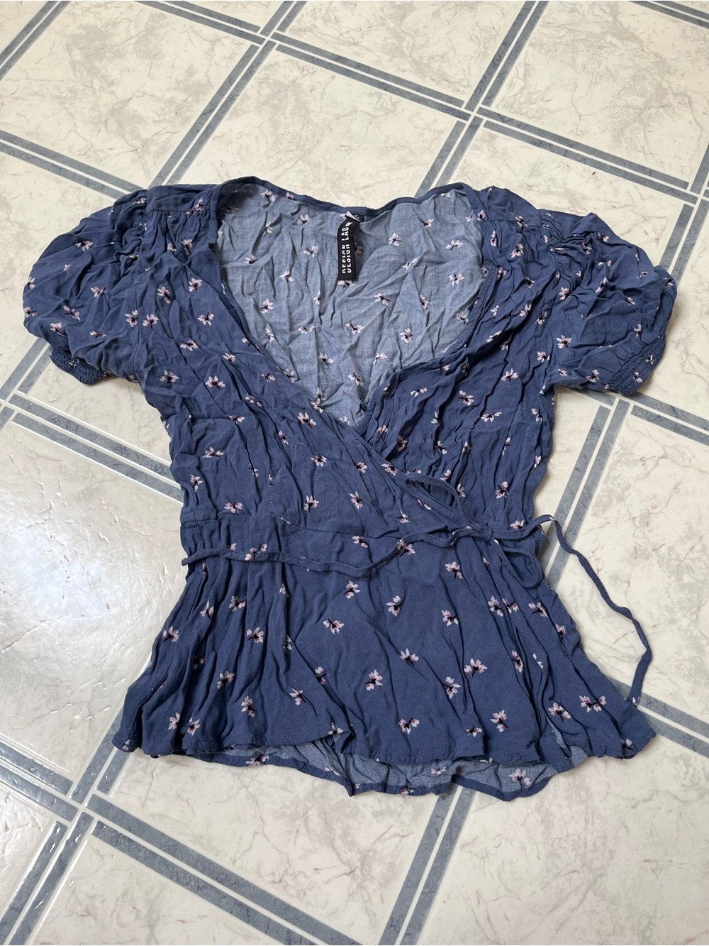DESIGN LAB FLOWER TOP